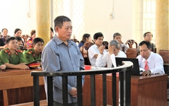 Trung tá bắn chết chủ tiệm vàng lĩnh án 25 năm tù