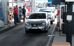 Trạm BOT Cần Thơ-Phụng Hiệp “nóng”, tổ xử lý lập tức có mặt