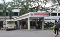 Nam bệnh nhân nhảy lầu bệnh viện tử vong