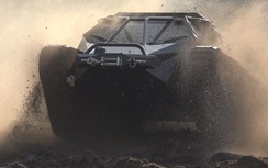 ‘Siêu xe tăng’ bọc thép lướt trên mặt băng đầy ấn tượng