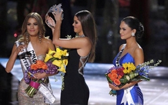 Tổng thống Colombia "sốc" sau sự cố trao nhầm vương miện HHHV