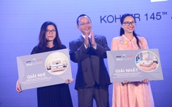 RitaVõ trao tặng giải thưởng cho khách hàng trong lễ 20 năm thành lập