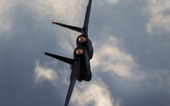 Israel tiếp tục không kích dọc Dải Gaza