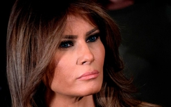 Tổng thống Trump “khốn khổ” vì...viết nhầm tên vợ