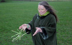 Nhà ngoại cảm lừng danh tiên tri chấn động về năm 2019