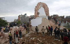 Động đất tại Nepal: Người dân hoảng loạn sợ dư chấn