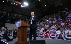 Donald Trump kêu gọi đóng cửa quỹ nhà Clinton và đòi điều tra