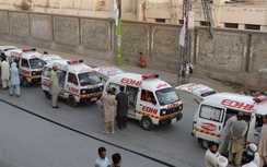 Sập mái nhà tổ chức đám cưới, 13 người thương vong