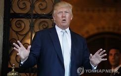 Ông Trump đe Toyota: Sản xuất tại Mỹ hay chịu thuế nặng?