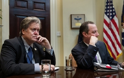 Ông Trump điều 2 cố vấn làm lành với Australia