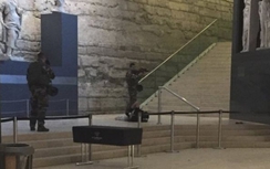 Ông Trump lấy vụ khủng bố bảo tàng Pháp cảnh báo Mỹ