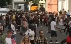 Video hàng trăm người hoảng loạn bỏ chạy vì nghi bị tấn công axit