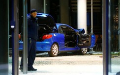 Đức: Đâm xe vào trụ sở đảng SPD, tự sát đêm Giáng Sinh