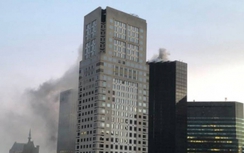 Cháy lớn trên tầng thượng tháp Trump, 2 người bị thương