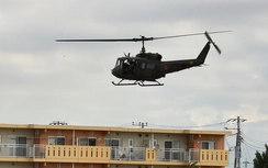 Trực thăng Nhật rơi xuống khu dân cư, làm nhà dân bốc cháy