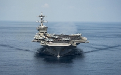 Đoàn cán bộ Việt Nam thăm tàu sân bay Mỹ USS Carl Vinson