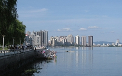 Triều Tiên hạ nhiệt, đất biên giới Trung Quốc-Triều Tiên bất ngờ đội giá