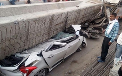 Video: Cầu Ấn Độ sập, đè bẹp nhiều phương tiện, 18 người thiệt mạng