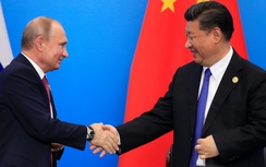 Nga và Mỹ "ăn miếng trả miếng", ai có thể sẽ thắng?