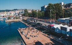 Video: Hàng trăm người hoảng loạn vì sập cầu gỗ tại Tây Ban Nha