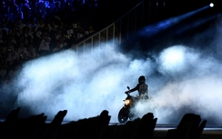 Video:Tổng thống Indonesia lái phân khối lớn “như Tom Cruise” tới khai mạc ASIAD