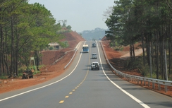 Khắc phục kịp thời rạn nứt cục bộ đường Hồ Chí Minh