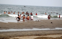 Nam sinh lớp 12 chết đuối khi tắm biển