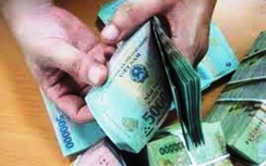 CSGT Thanh Hóa truy tìm chủ nhân bọc tiền trên QL1A