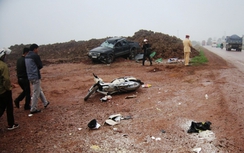 Xe bán tải tông xe máy, nam thanh niên gãy chân