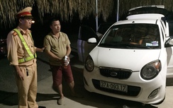 Kiểm tra xế hộp vi phạm giao thông, phát hiện giấu ma túy