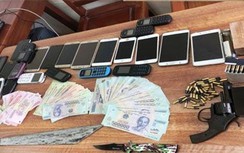 Triệt phá "sới bạc", thu giữ súng đạn và 70 triệu đồng