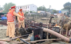 Bắt giữ 11 tàu khai thác cát trái phép trên sông Mã