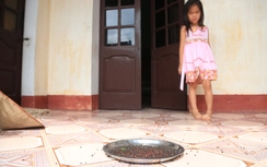 "Bão ruồi" bủa vây người dân sống ven bãi rác lớn nhất Hà Nội