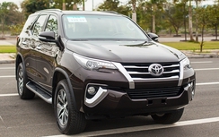 Lộ trang bị trên Toyota Fortuner máy dầu số tự động tại Việt Nam