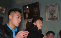 Video: Hàng nghìn người làng đón anh em thủ thành Tiến Dũng