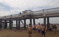 "Tử thần" rình rập quanh công trình đang xây ở biển Hải Tiến