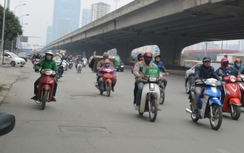 Bến xe, đường phố Hà Nội thưa vắng lạ thường chiều 29 Tết