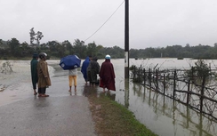 Mưa lũ miền Trung: 1 người chết, giao thông nhiều nơi vẫn tê liệt