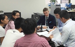 Úc bắt kẻ bán vé máy bay giả cho du học sinh Việt