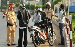 06942608, Đường dây nóng phản ánh khi CSGT vi phạm