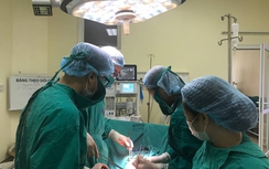 Tá hỏa phát hiện khối u tử cung 7kg sau 6 tháng đau bụng