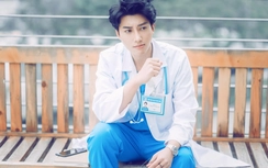 BS sản khoa đẹp như trai Hàn khuyên mẹ bầu du lịch ngày lễ