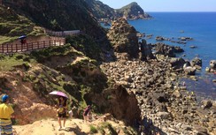 Nắng nóng "chảy mỡ" dù lên núi, xuống biển khắp vùng Bắc-Trung bộ