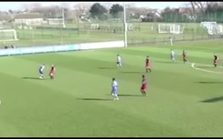 Ngỡ ngàng với bàn thắng từ sân nhà của cầu thủ U18