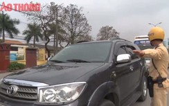 Xem camera giao thông, chủ xe vi phạm hết "cãi"