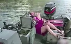 Những pha tai nạn nghề nghiệp tức cười nhất của phóng viên