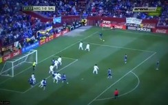 Lác mắt trước siêu phẩm sút phạt của đồng đội Messi