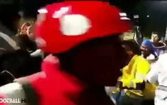 Bị "soi" đời tư, Maradona đập nát máy ảnh của phóng viên