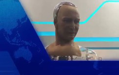 Robot giống người, biết cười nói với con người