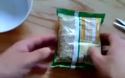 Xôn xao clip muối mì tôm cháy như lưu huỳnh